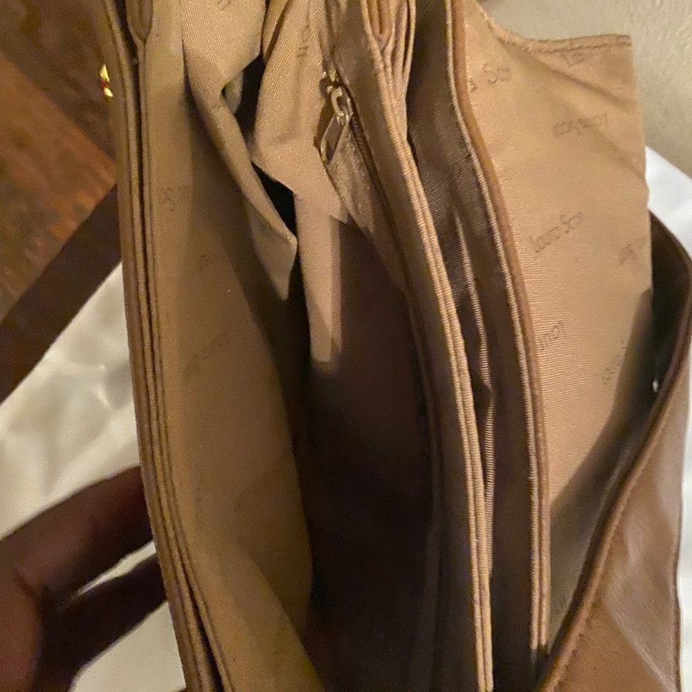 Laura Scott - image 6